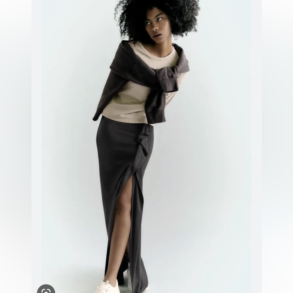 Zara Midi Skirt with Side Slit - Picture 2 of 4